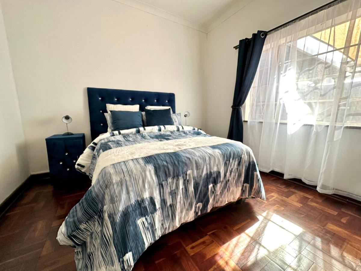 Blue Lantern Bed And Breakfast Kempton Park Extérieur photo