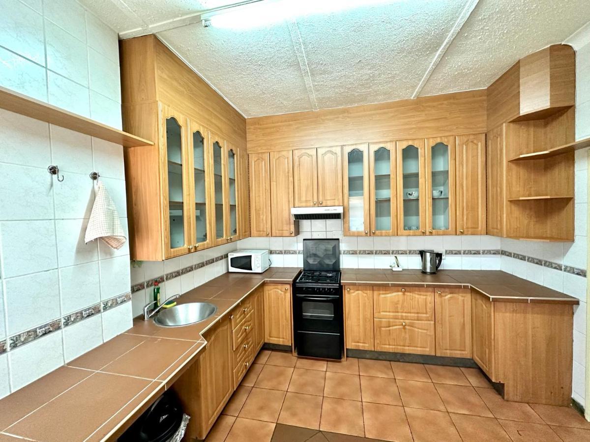 Blue Lantern Bed And Breakfast Kempton Park Extérieur photo