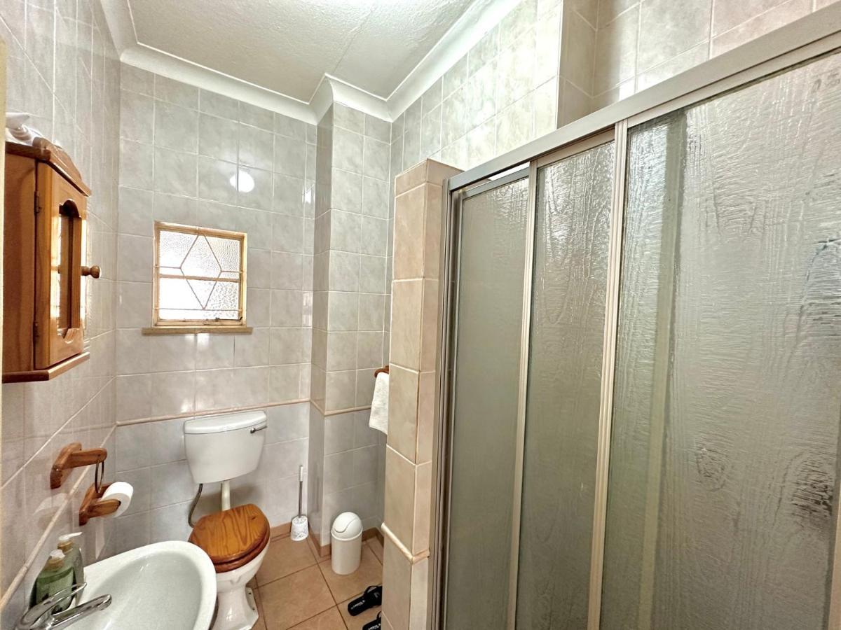 Blue Lantern Bed And Breakfast Kempton Park Extérieur photo