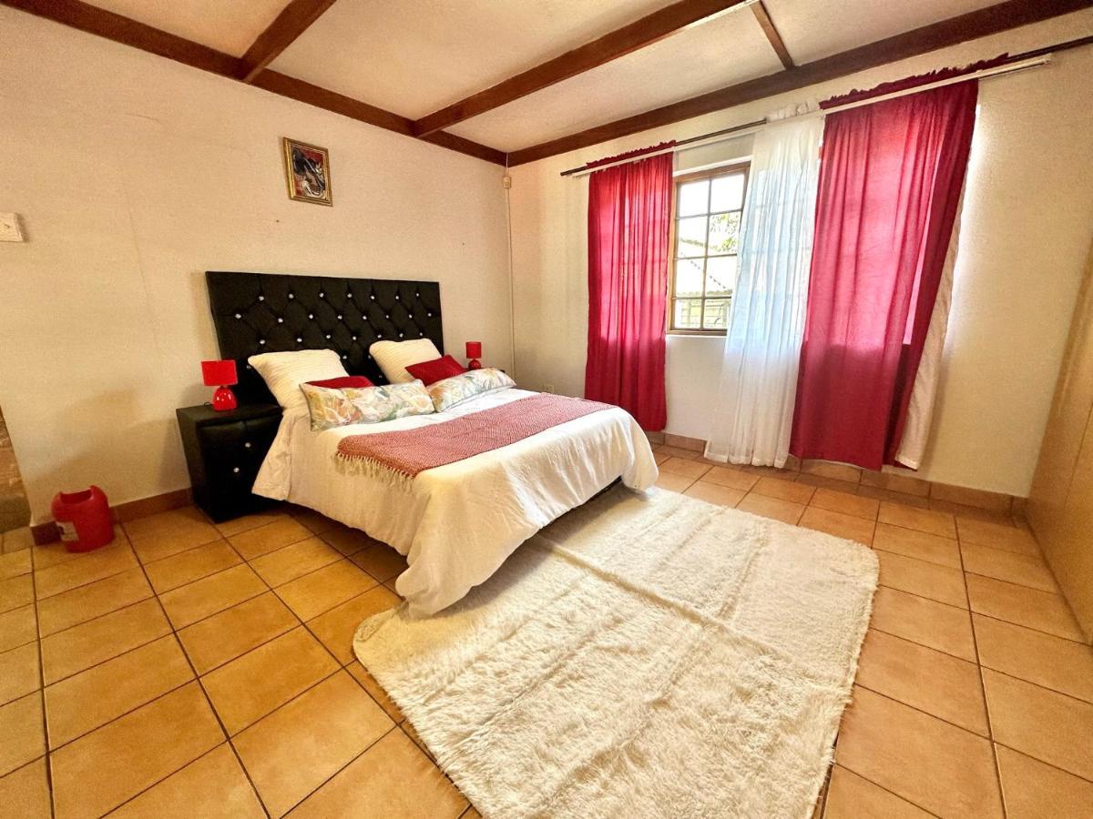 Blue Lantern Bed And Breakfast Kempton Park Extérieur photo