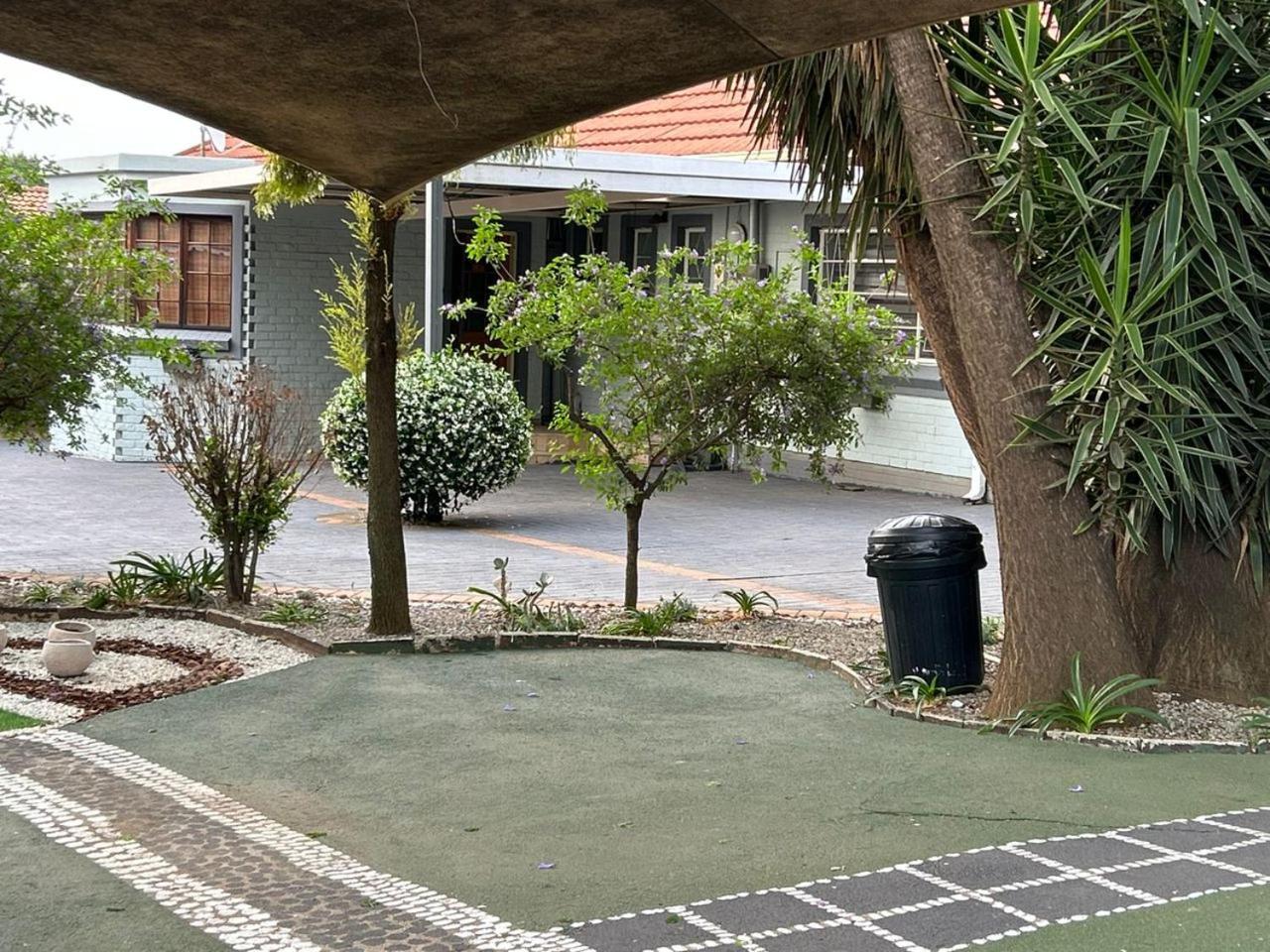 Blue Lantern Bed And Breakfast Kempton Park Extérieur photo